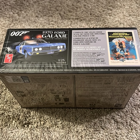 New in sealed box ford mustang model car kit with glue - Picture 2 of 7